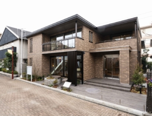 家づくりを始める前にまずはアドバイザーへご相談ください！